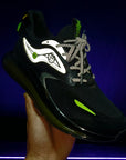 Breathable Flying Shoes Sports Shoes Shock Absorption Reflective Travel Shoes